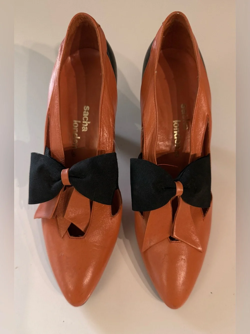 Sacha London Women's Orange Leather Bow Accent Mid-Heel Pumps 7